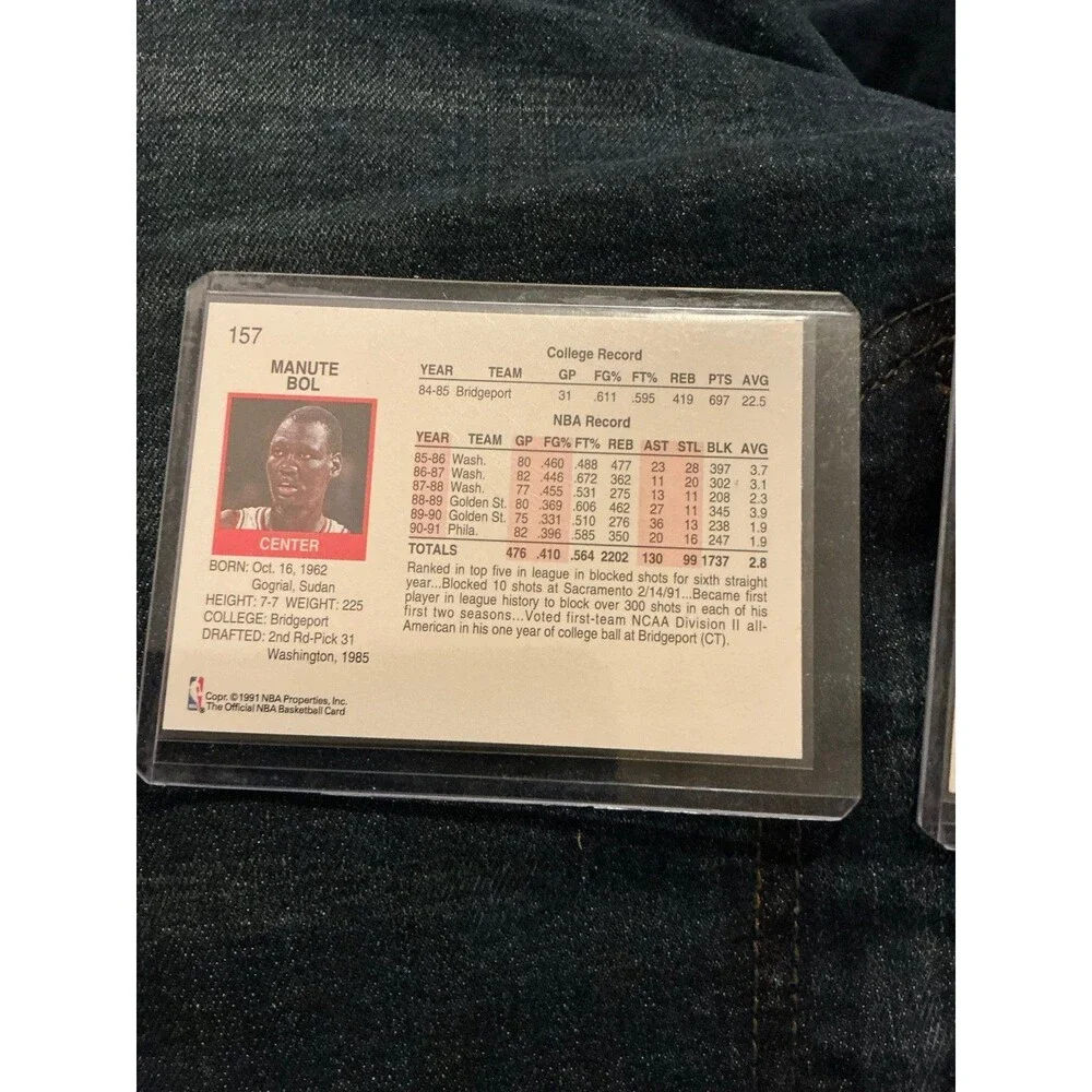 Two 1990-91 NBA Hoops Manute Bol #157 in MINT Condition